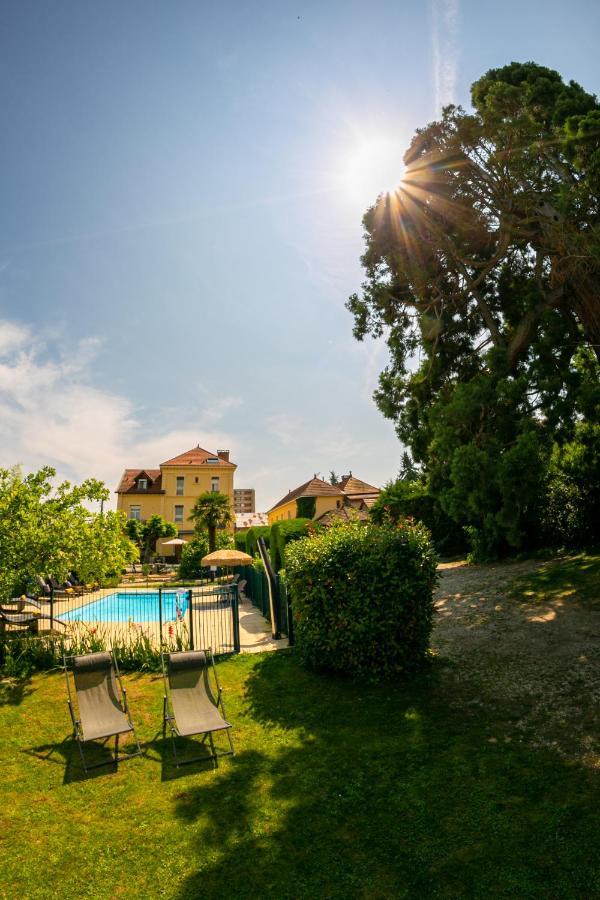 Hotel Des Dauphins Bourgoin-Jallieu Bagian luar foto